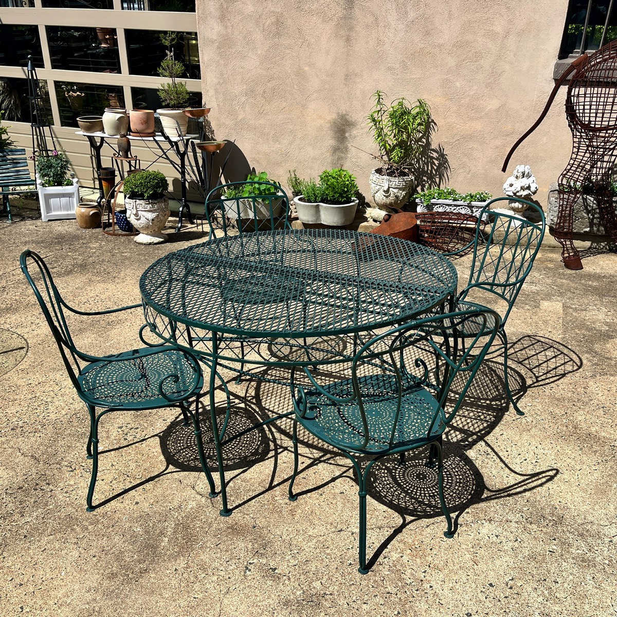 <b>Table & 4 Chairs</b><br>29 tall x 48 diam. inches<br>Table is 2 demilunes