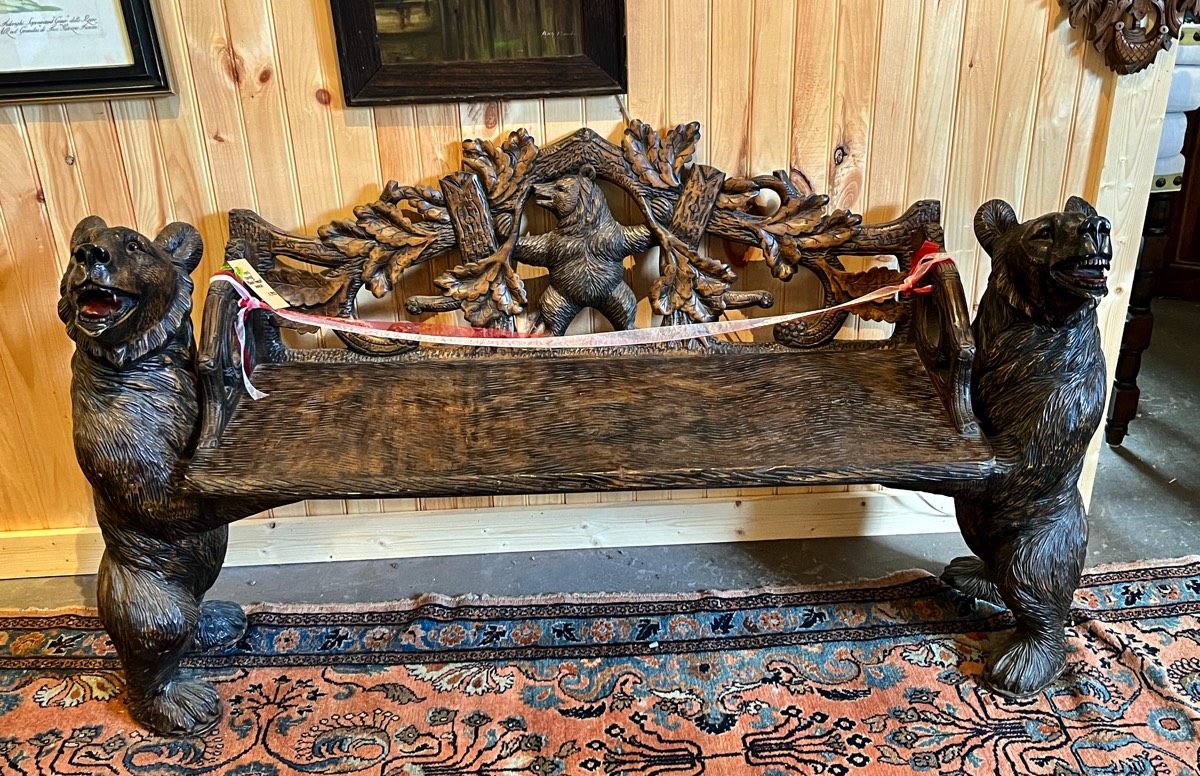<b>Black Forest Bench